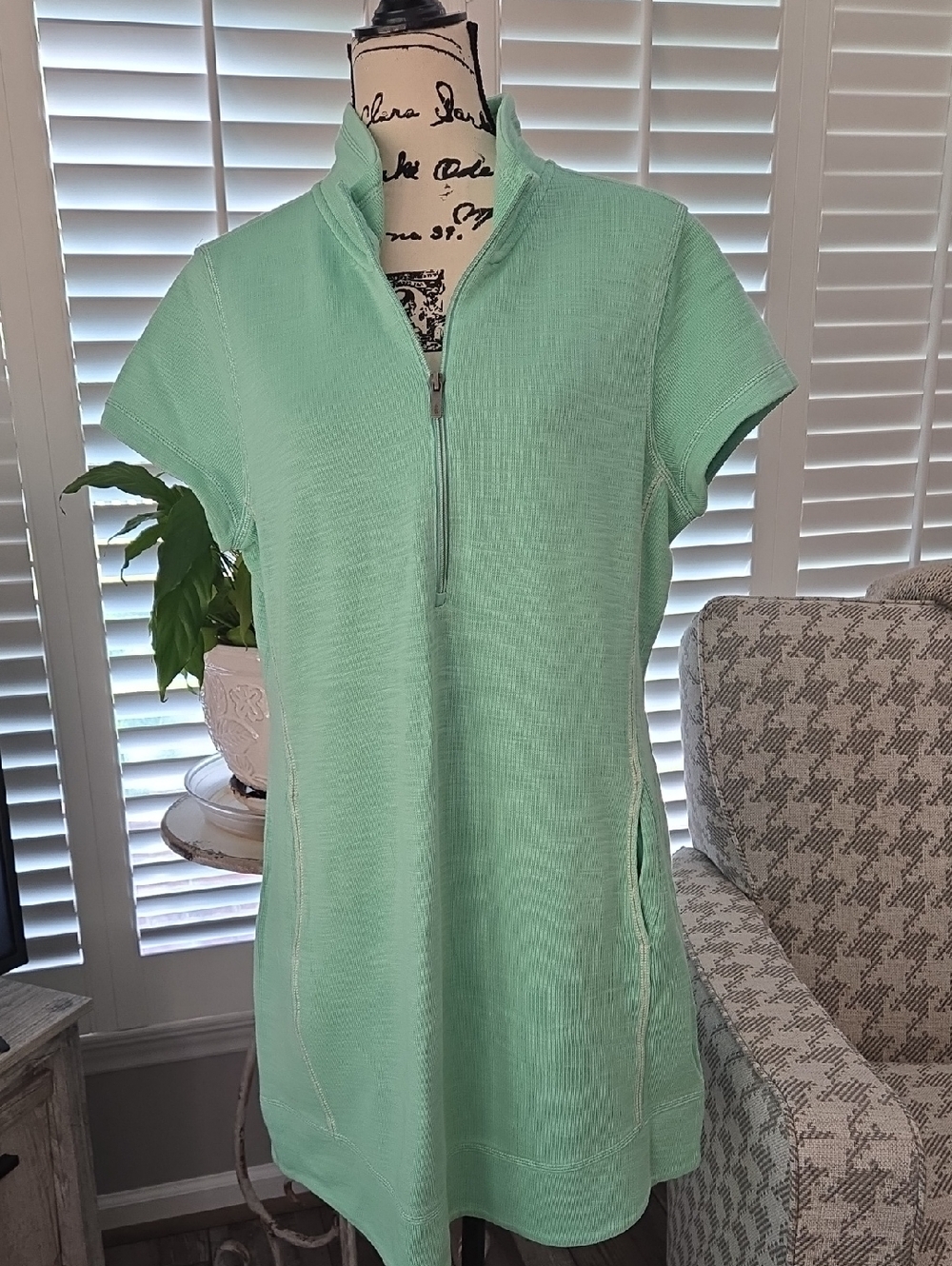 Tommy Bahama Mint Green Short Sleeve Zip-Front Tunic